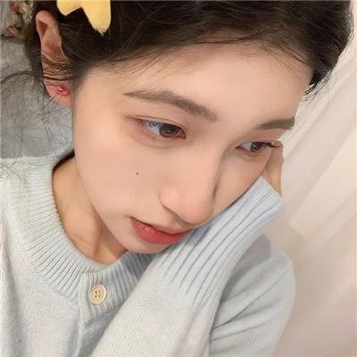 一个攞景的少年